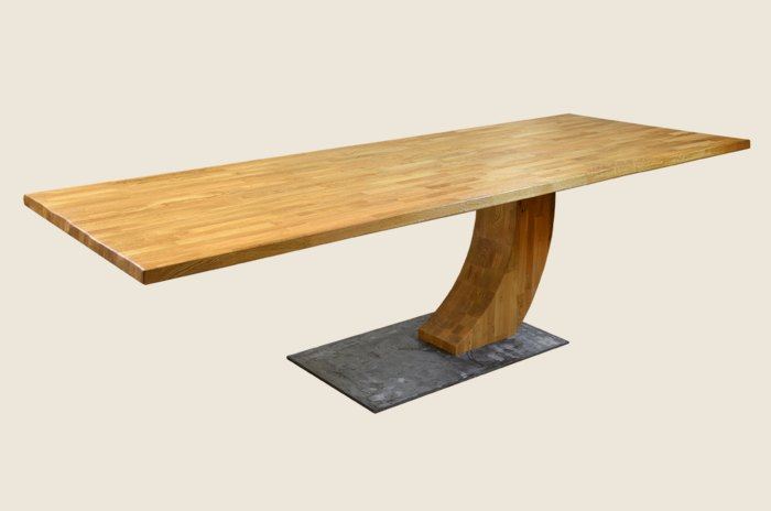 Massivholztisch 01